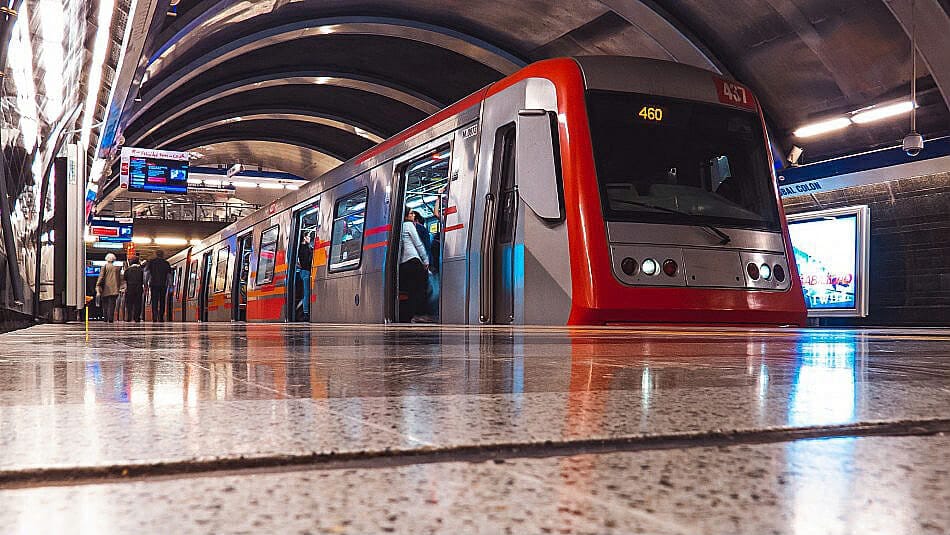 Línea 10 del Metro podría extenderse hasta Maipú y conectar siete comunas de Santiago